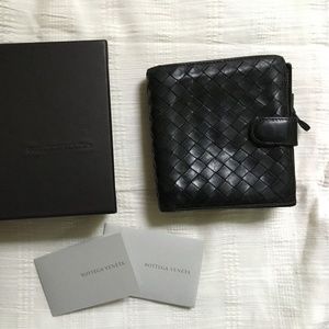 Bottega Veneta Black Intrecciato Bifold Wallet